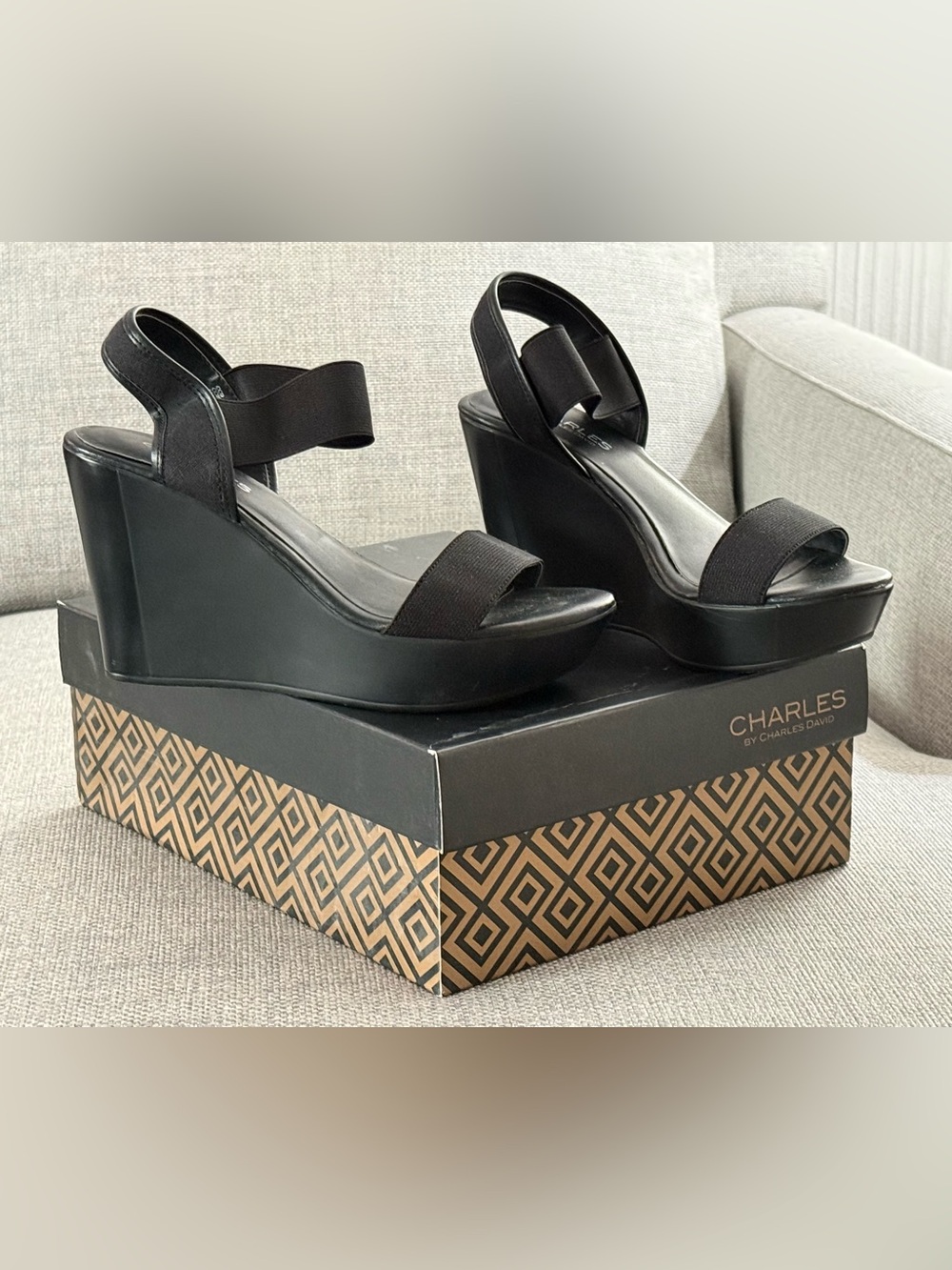 CHARLES DAVID WEDGE SANDALS SIZE 7M